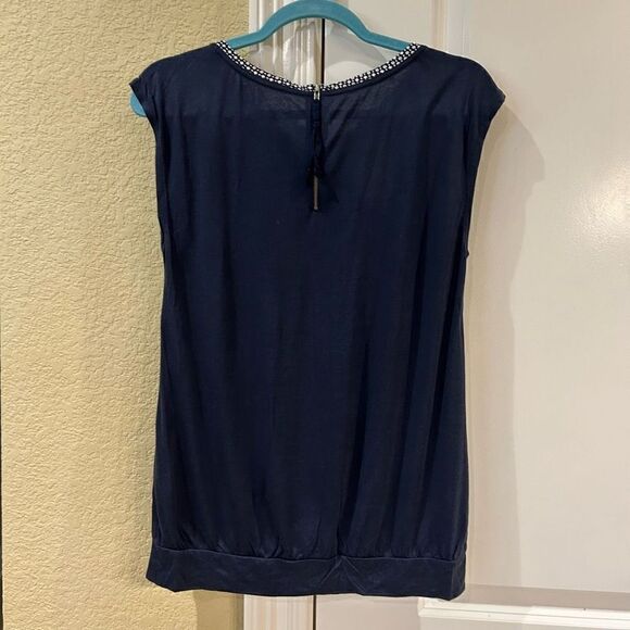LOFT navy small top with pattern at neckline NWT - Picture 4 of 9